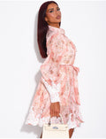 Robe courte à motifs imprimées et ceinture à la taille et bordures en dentelle