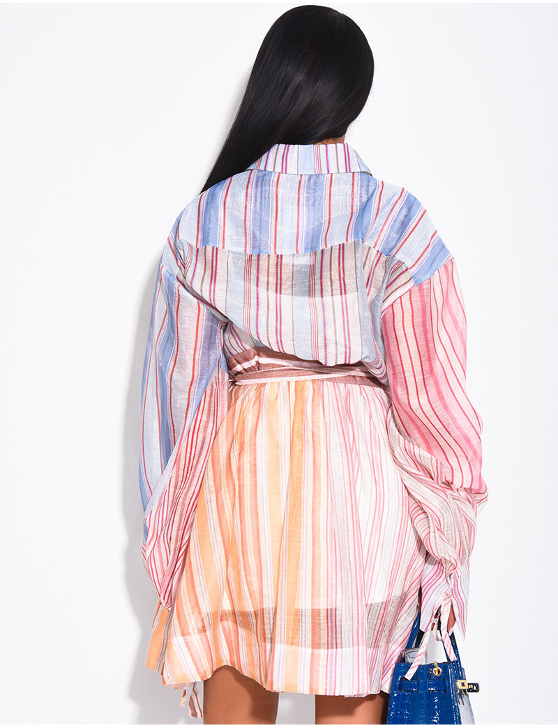 Robe cache-coeur évasée en voile à motif rayé