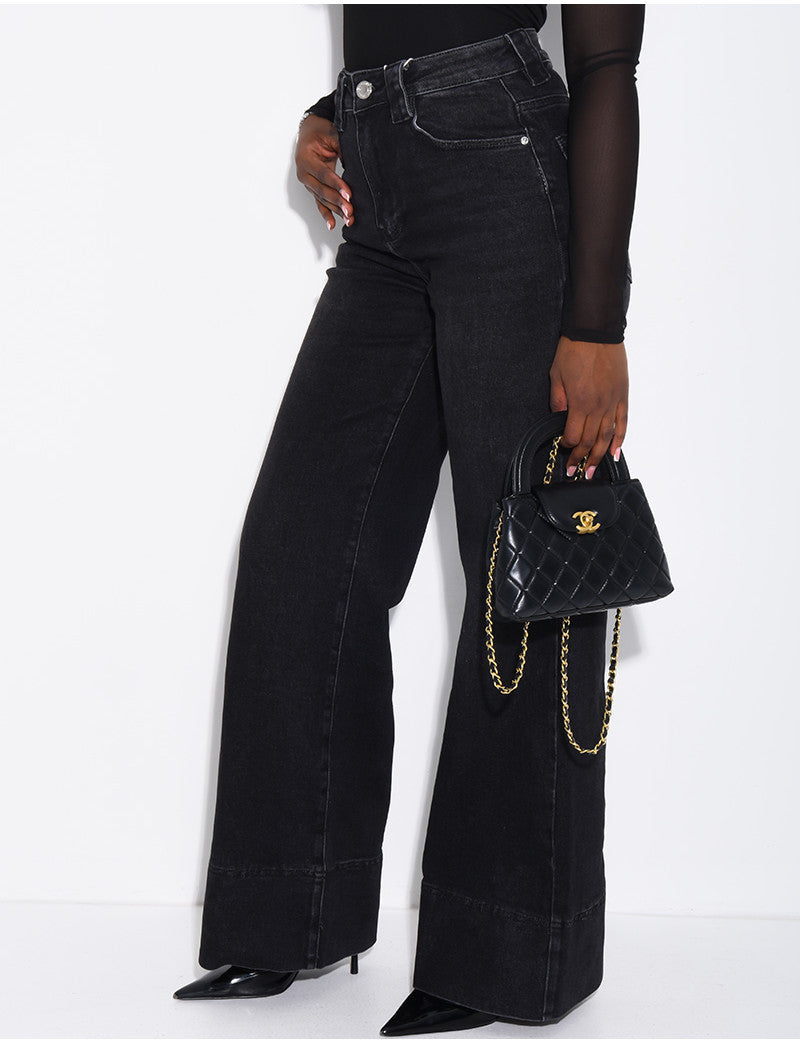 Jeans coupe large stretchy avec revers