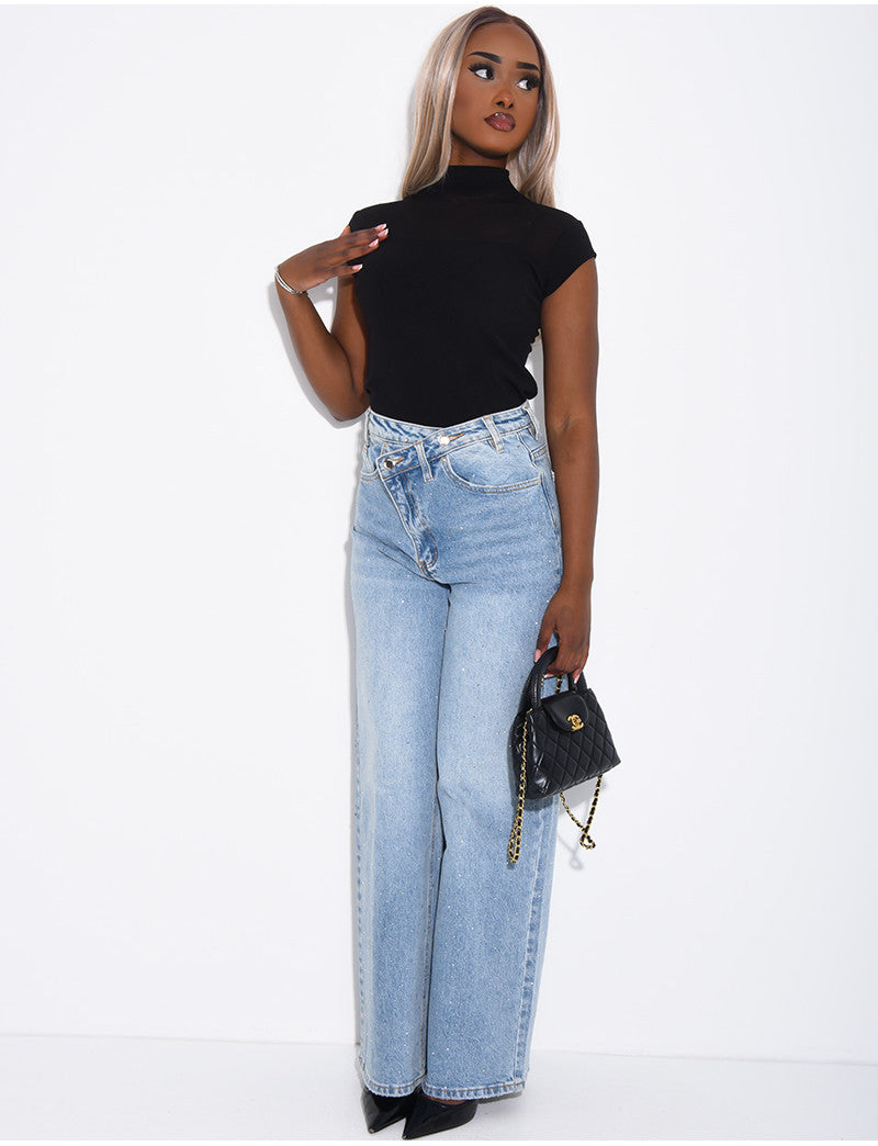 Jeans wide leg à boutonnière croisé et strass