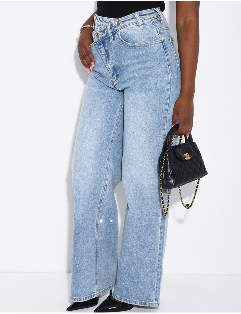 Jeans wide leg à boutonnière croisé et strass