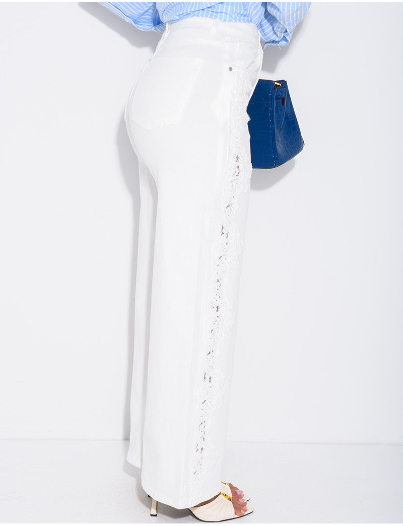 Jeans coupe droite à empiècements en dentelle
