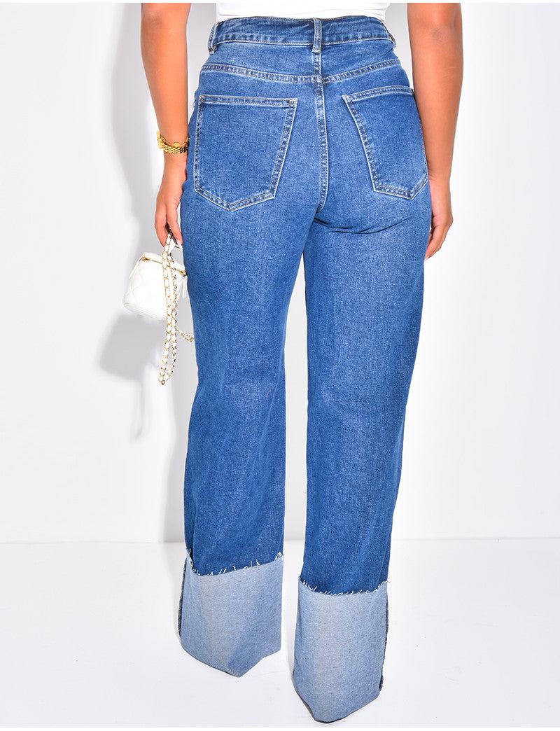 Jeans coupe large stretchy avec revers
