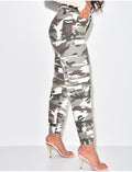 Jeans cargo camouflage resserré aux chevilles