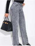 Jeans coupe droite à clous et coutures contrastantes