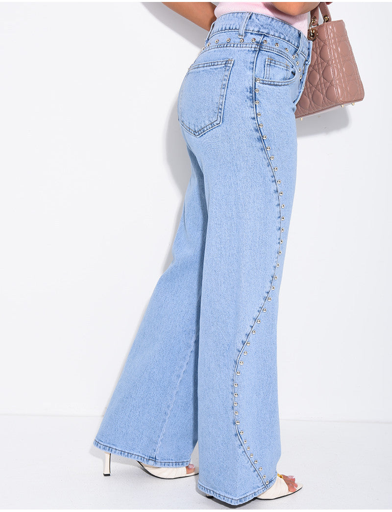 Jeans coupe droite à clous et coutures contrastantes