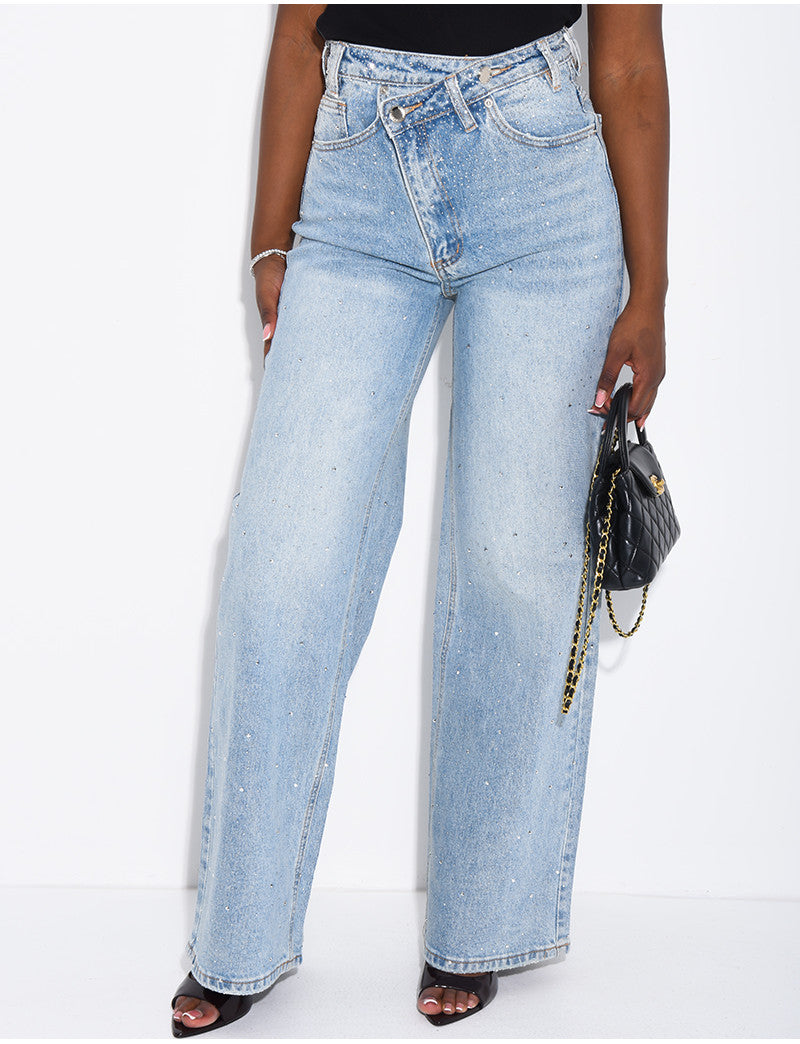 Jeans wide leg à boutonnière croisé et strass