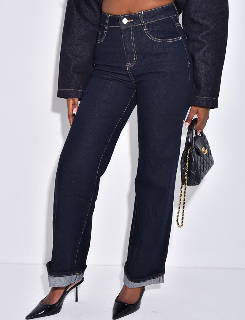 Jeans coupe droite bleu foncé à revers aux chevilles