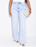 Jeans bleu clair coupe droite