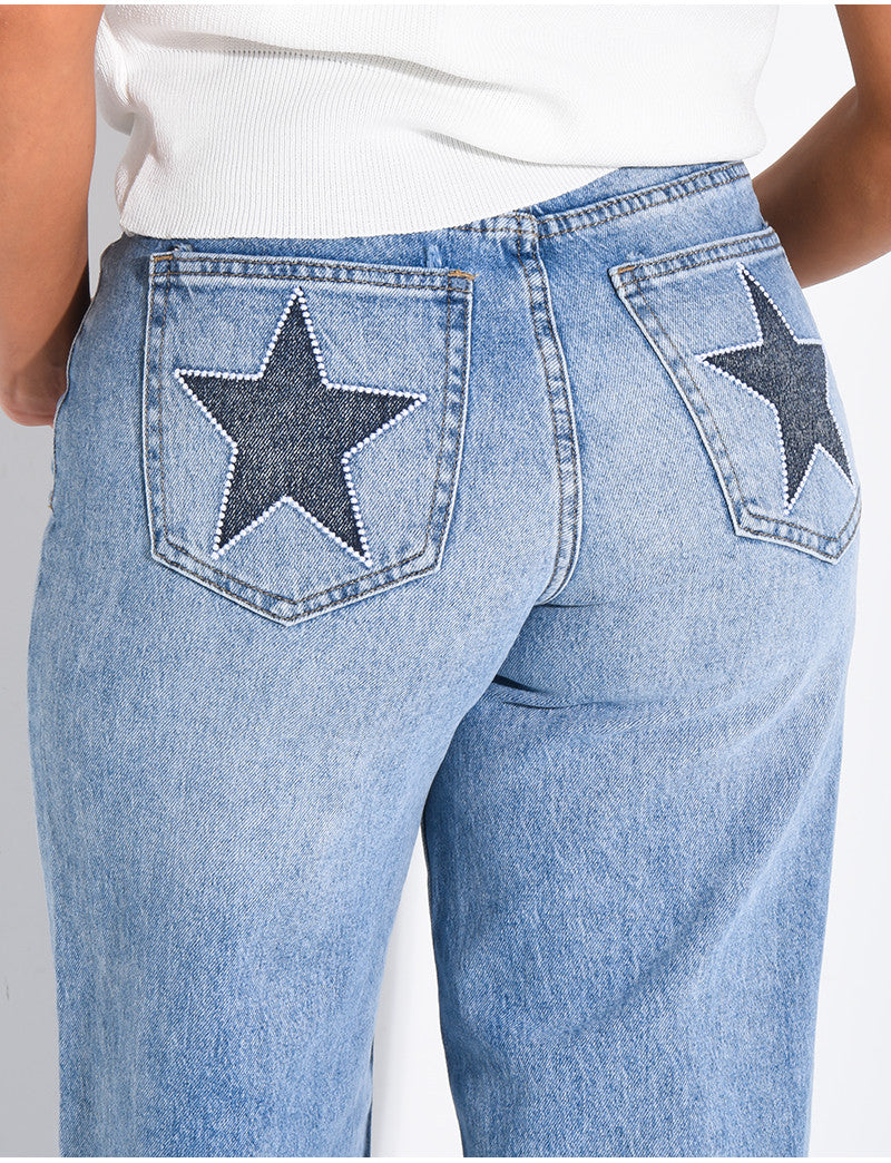 Jeans wide leg à étoiles brodées aux poches arrières