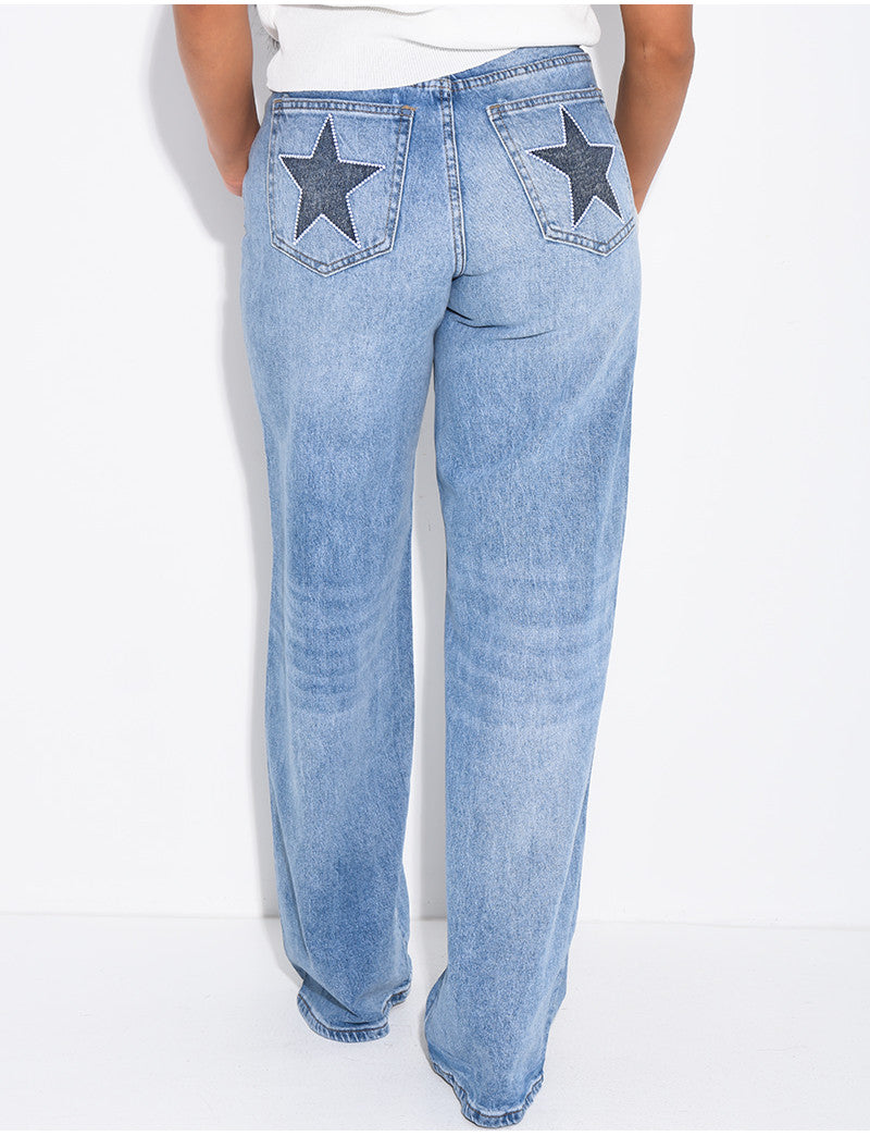 Jeans wide leg à étoiles brodées aux poches arrières