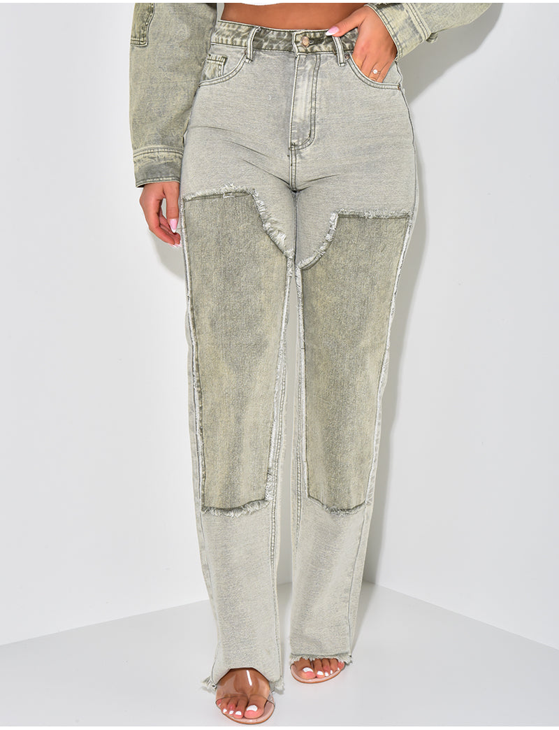 Jeans effet délavé à empiècements contrastants