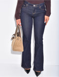Jeans flare taille basse à poches boutons strass à l'arrière
