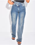 Jeans coupe droite stretchy à boutonnière croisée