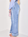 Jeans coupe droite à revers