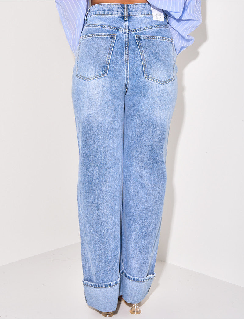 Jeans coupe droite à revers