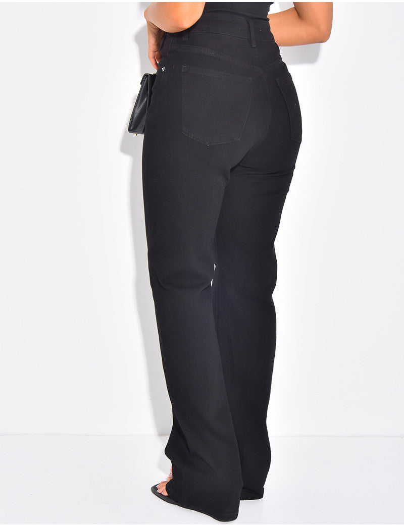 Jeans coupe droite stretchy à boutonnière croisée