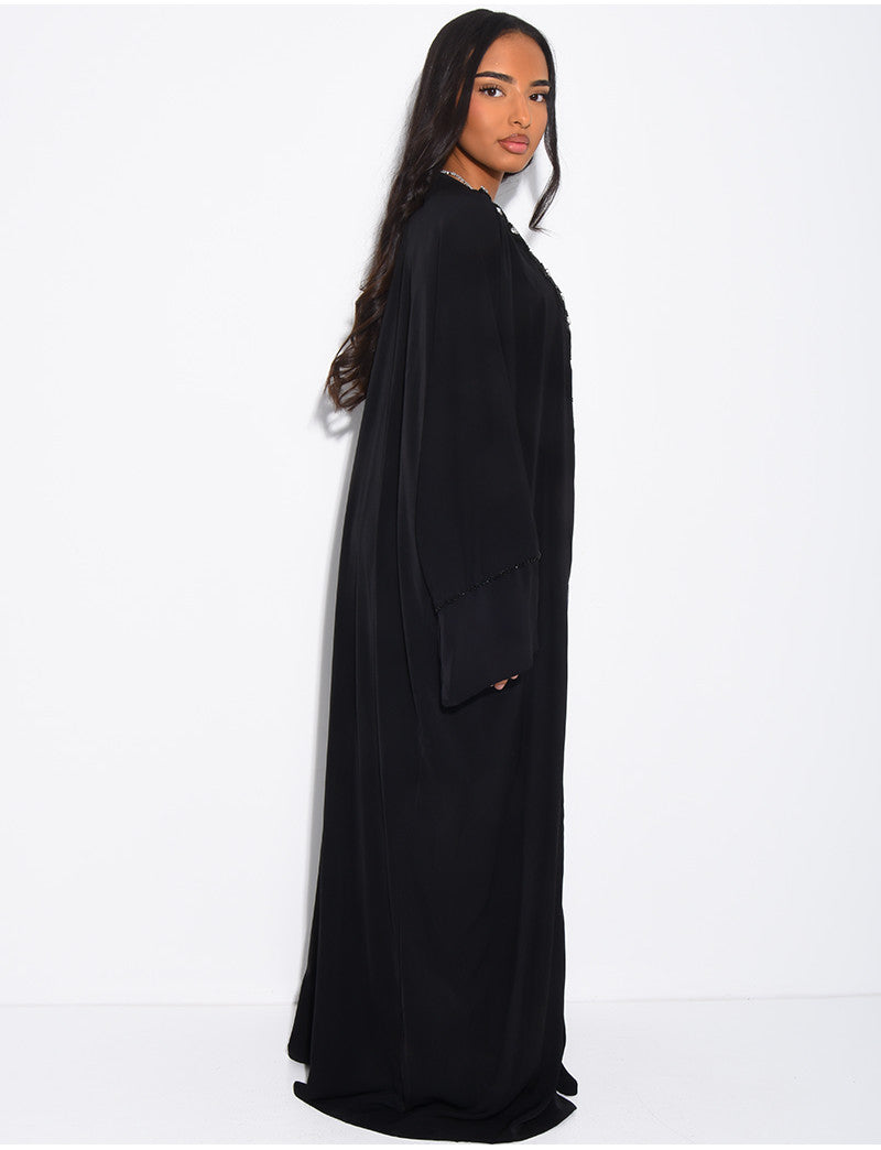 Kimono long en voile à bordures ornées de perles et de strass