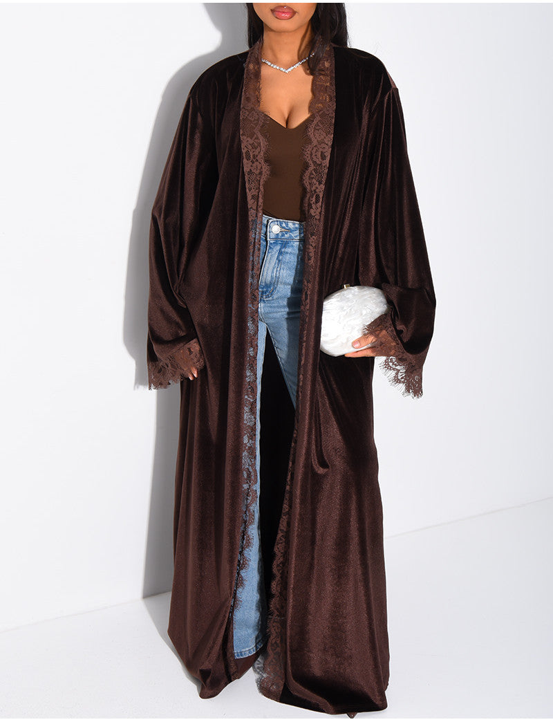 Kimono en velours à bordures en dentelle