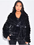 Manteau court en fausse fourrure à ceinture assortie