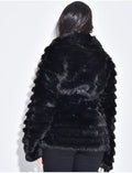 Manteau court en fausse fourrure à ceinture assortie