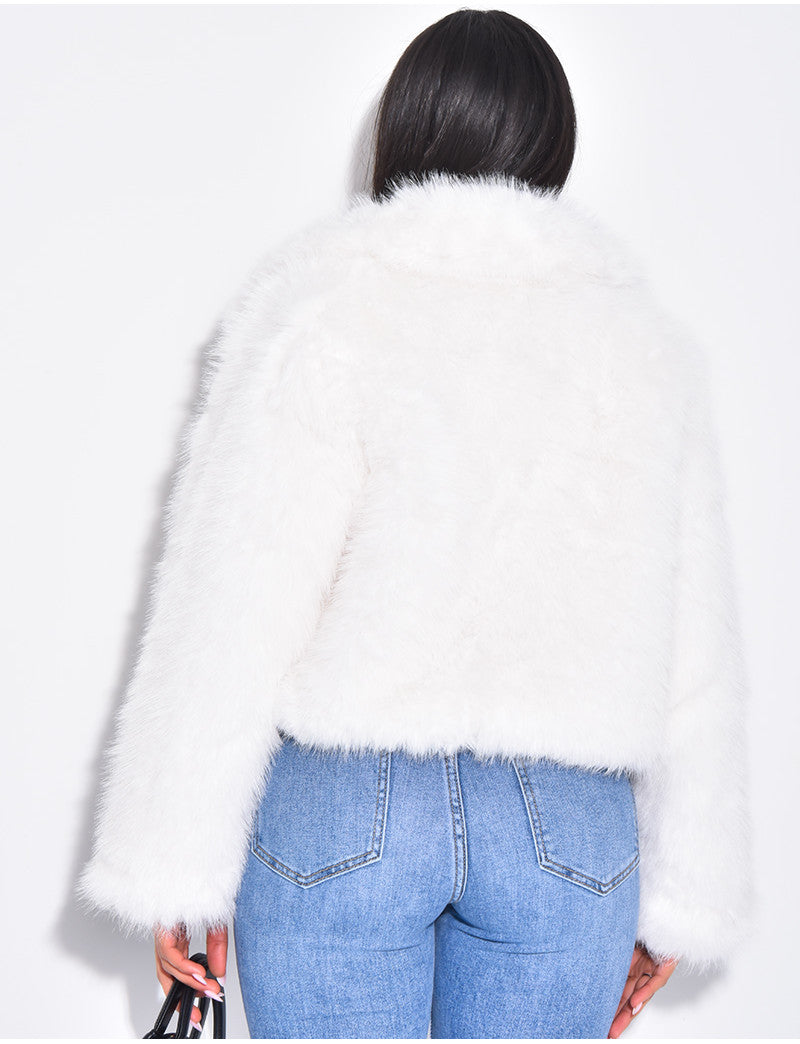 Veste courte en fausse fourrure zipée