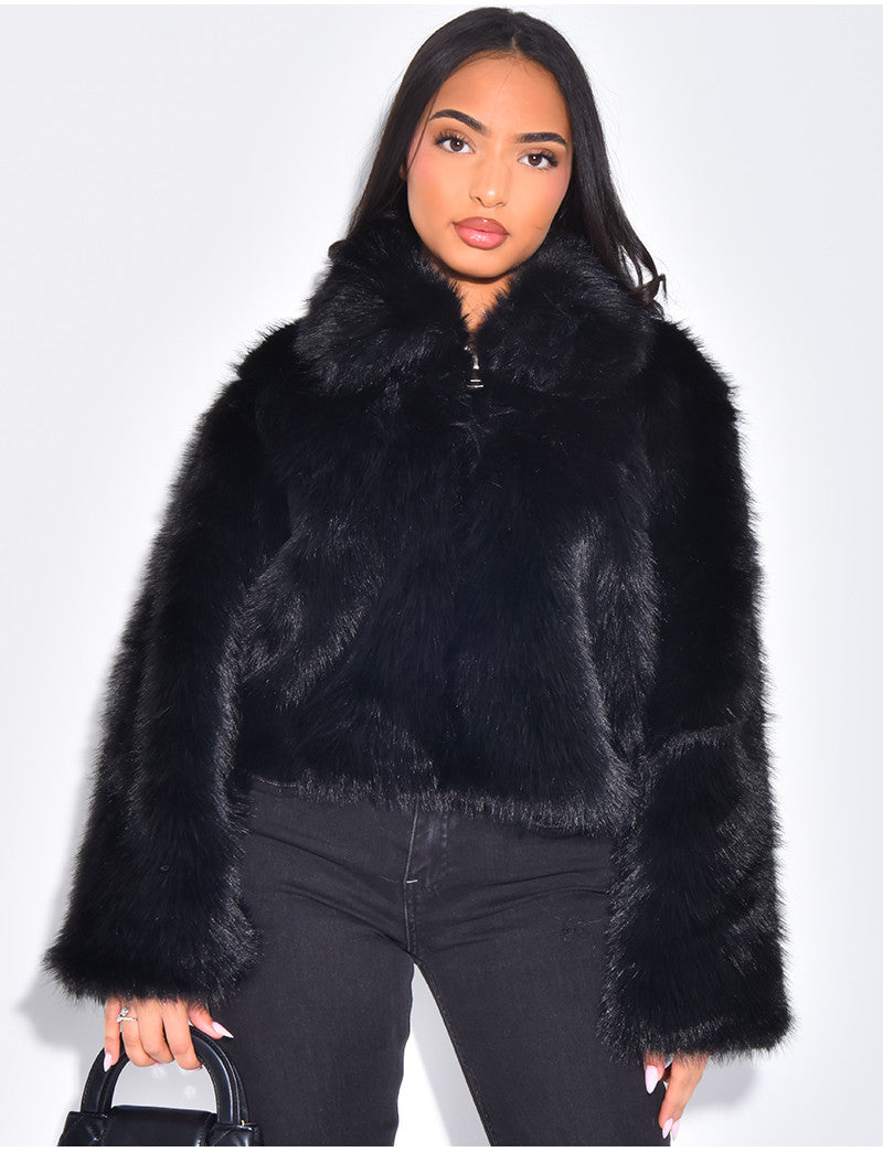 Veste courte en fausse fourrure zipée
