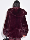 Veste courte en fausse fourrure à capuche