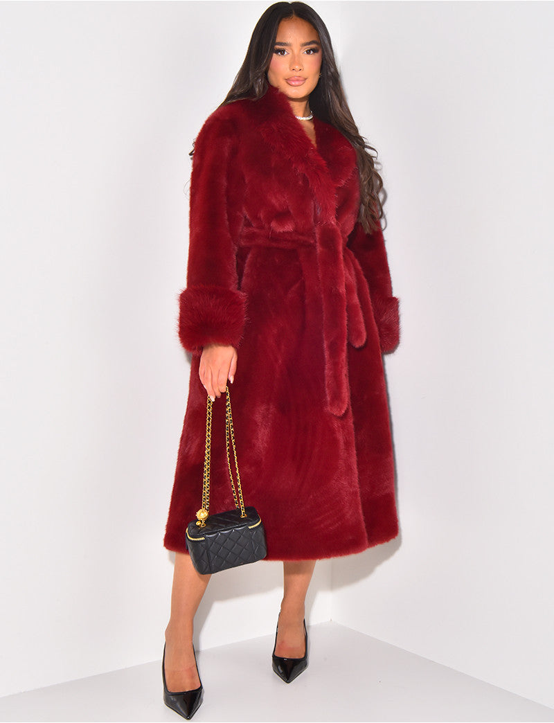 Manteau en fausse fourrure à ceinture