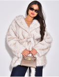 Manteau mi-long en fausse fourrure à ceinture