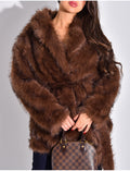 Manteau mi-long en fausse fourrure à ceinture