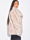 Manteau mi-long en fausse fourrure à col rabattu