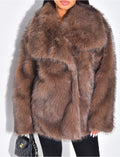 Manteau mi-long en fausse fourrure à col rabattu