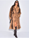 Manteau très long en fausse fourrure et ceinture