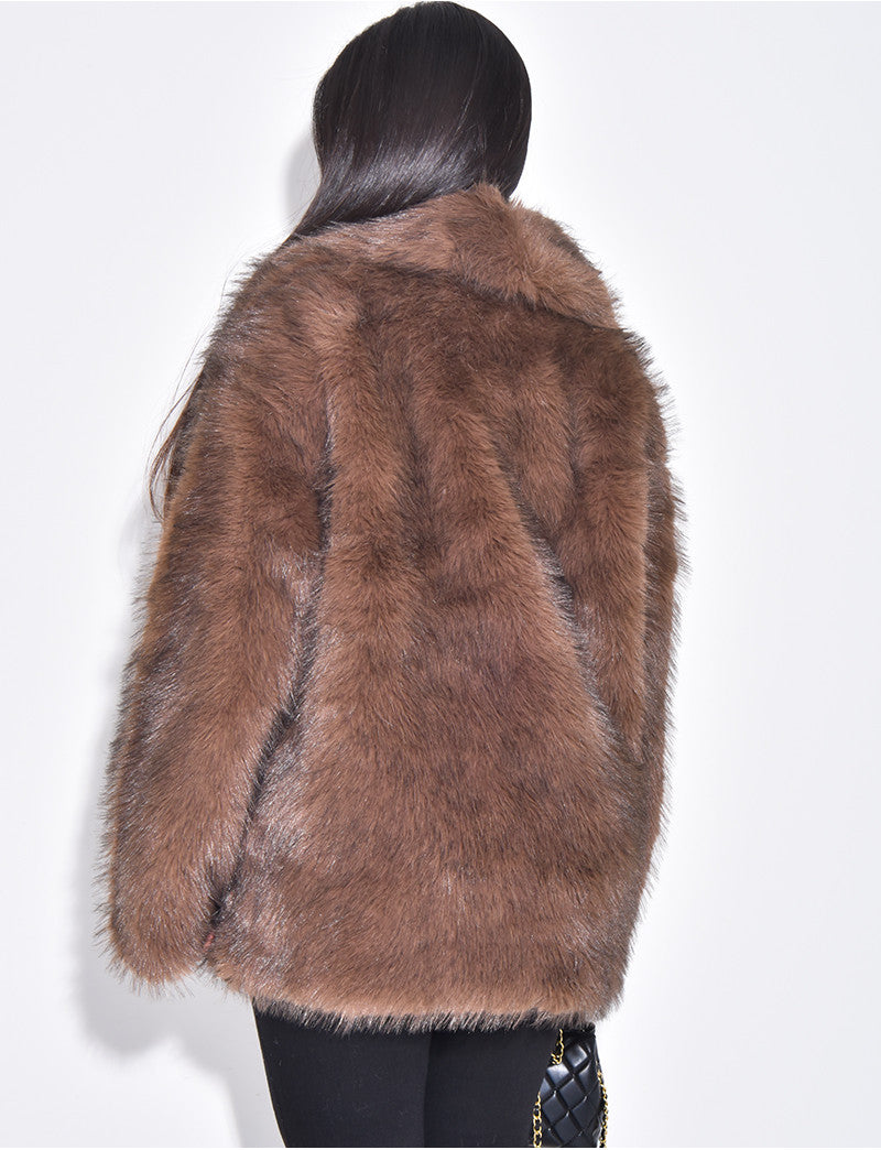 Manteau mi-long en fausse fourrure à col rabattu