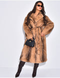 Manteau très long en fausse fourrure et ceinture