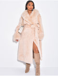 Manteau en fausse fourrure à ceinture