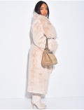 Manteau long en fausse fourrure à col rabattu