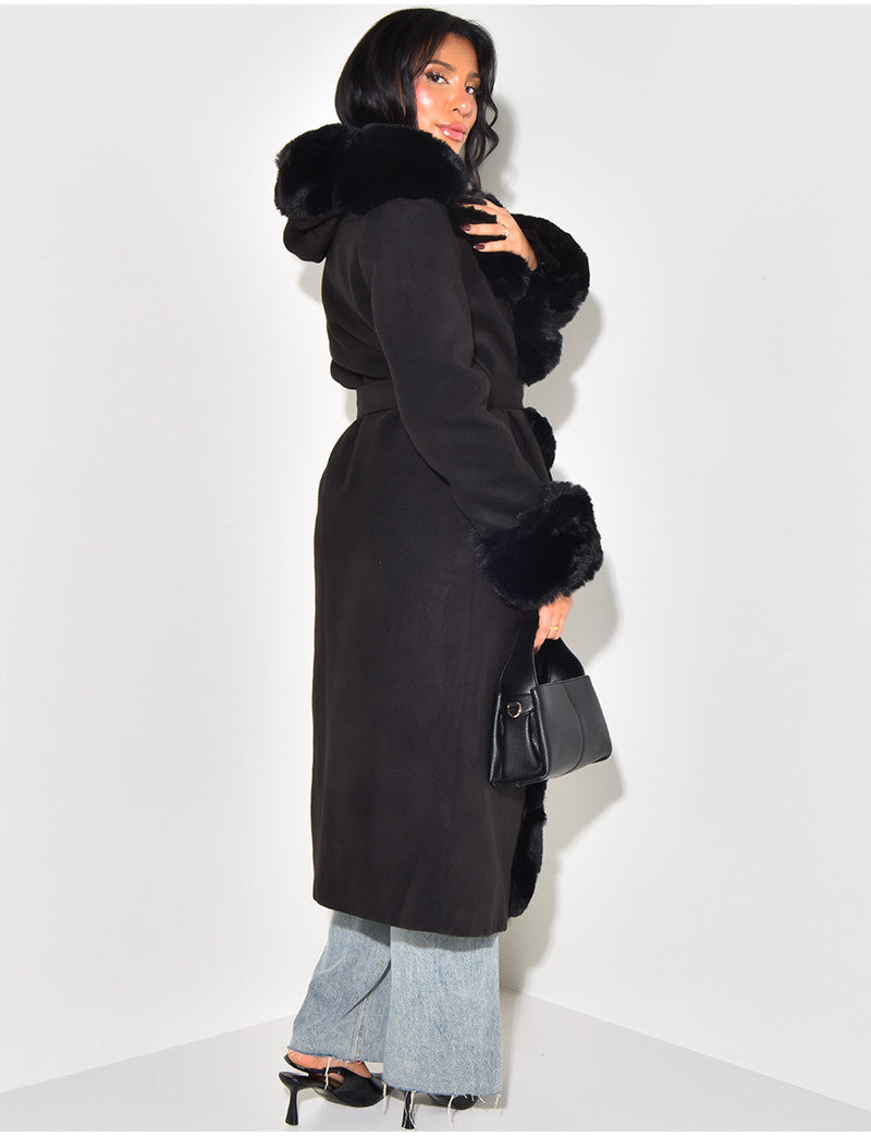 Manteau long à capuche avec fourrure
