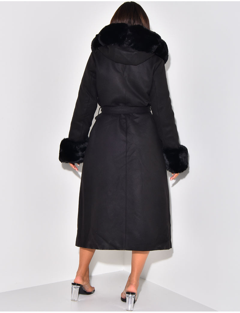 Manteau long à capuche avec fourrure