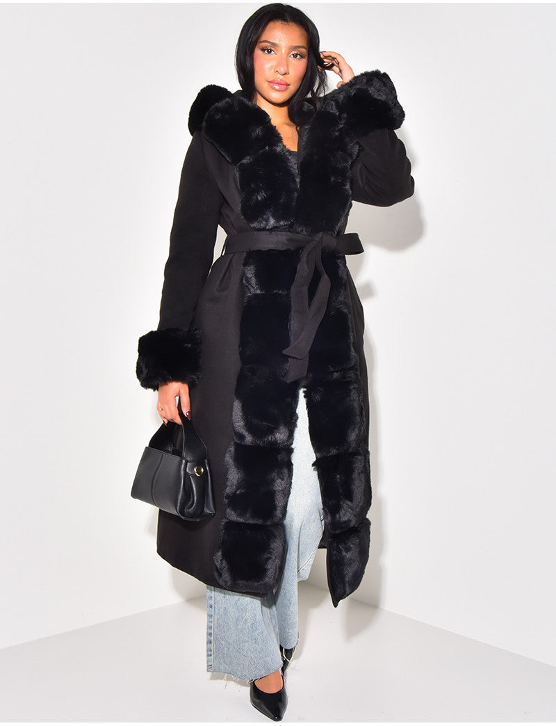 Manteau long à capuche avec fourrure