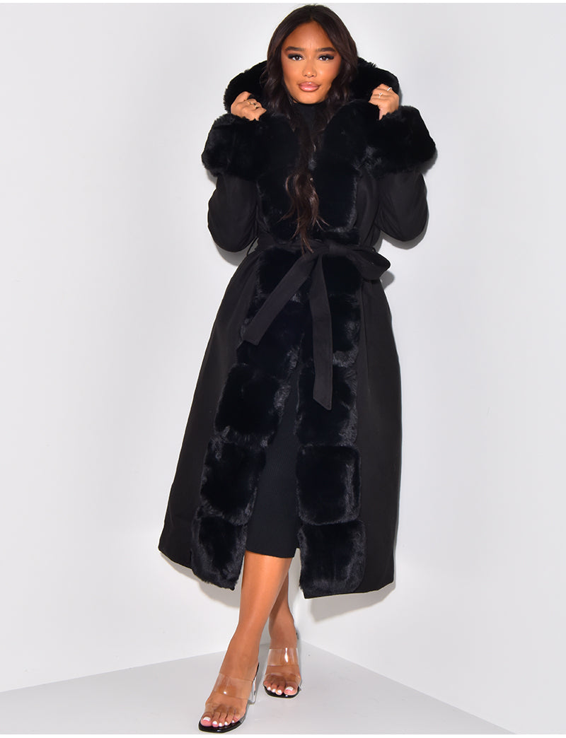 Manteau long à capuche avec fourrure