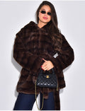 Manteau mi-long en fausse fourrure à capuche