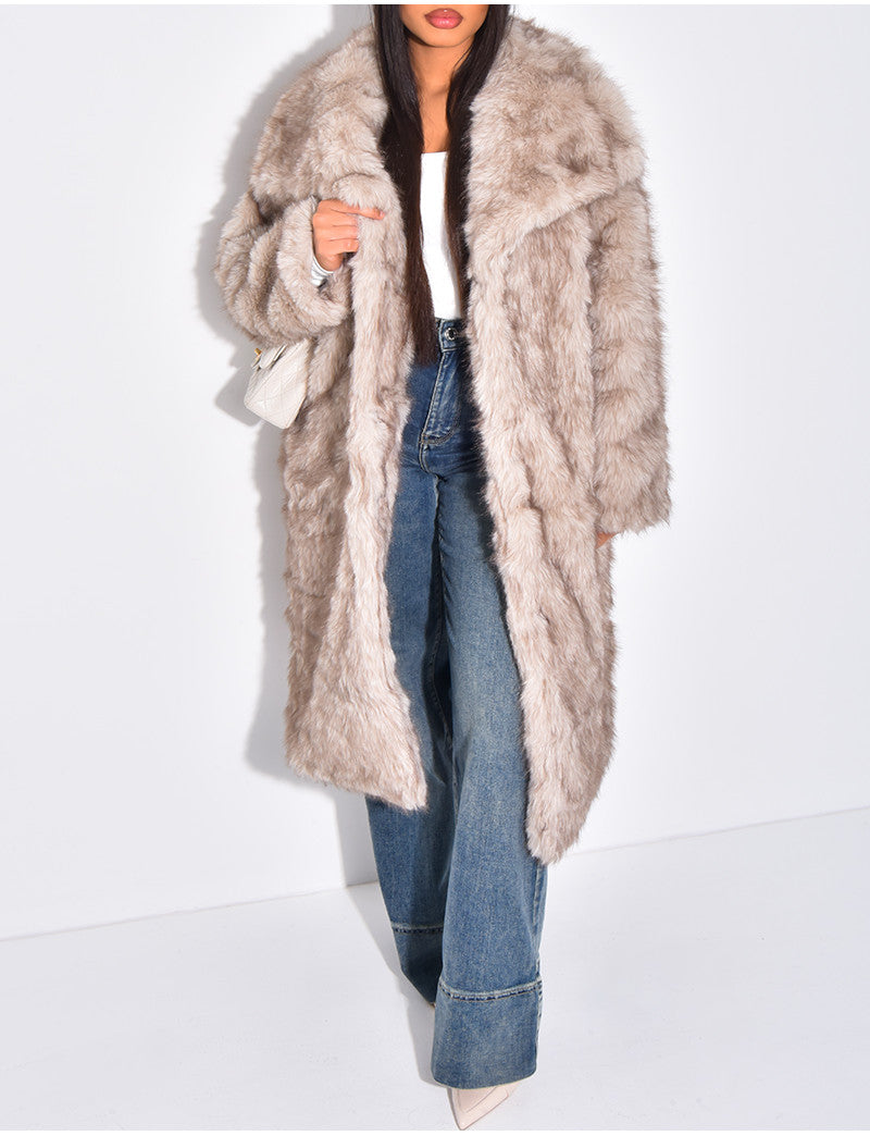 Manteau mi-long en fausse fourrure