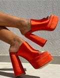 Mules compensées en satin