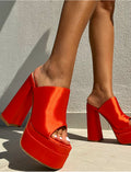 Mules compensées en satin
