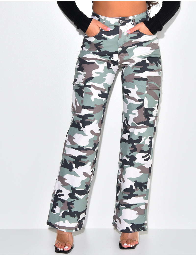 Jeans cargo coupe droite camouflage