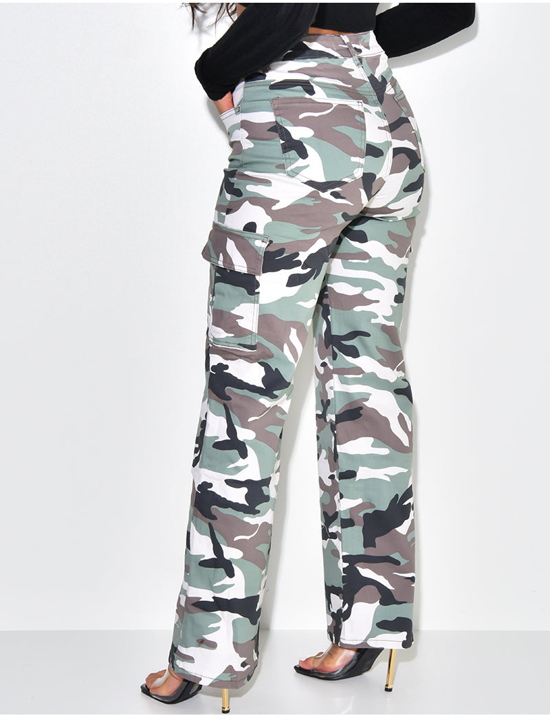 Jeans cargo coupe droite camouflage