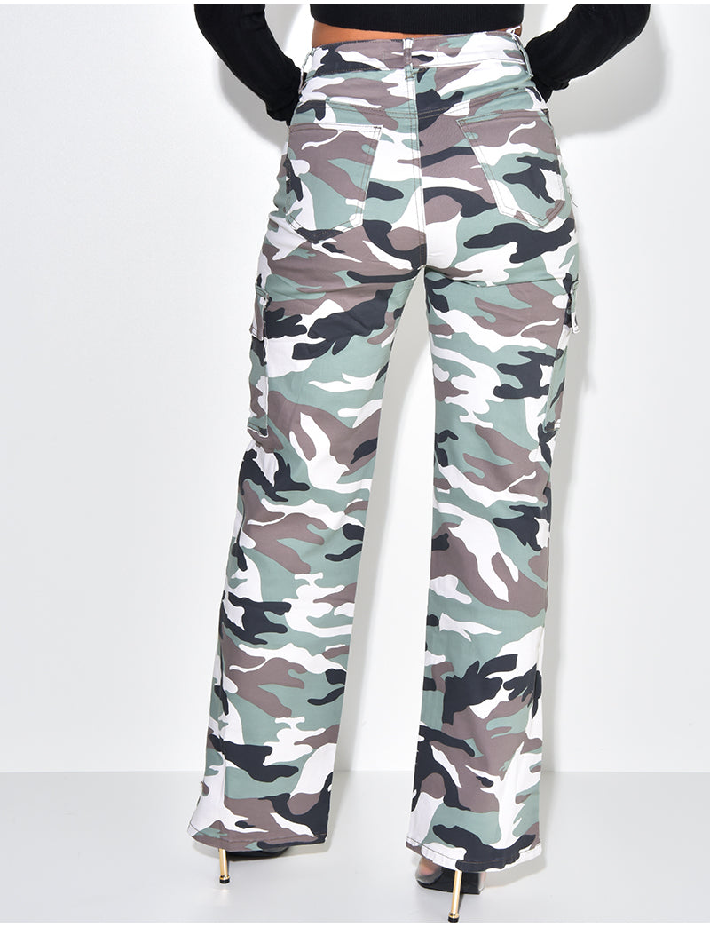 Jeans cargo coupe droite camouflage