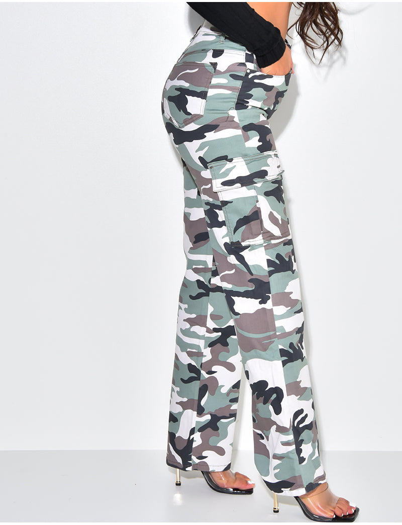 Jeans cargo coupe droite camouflage
